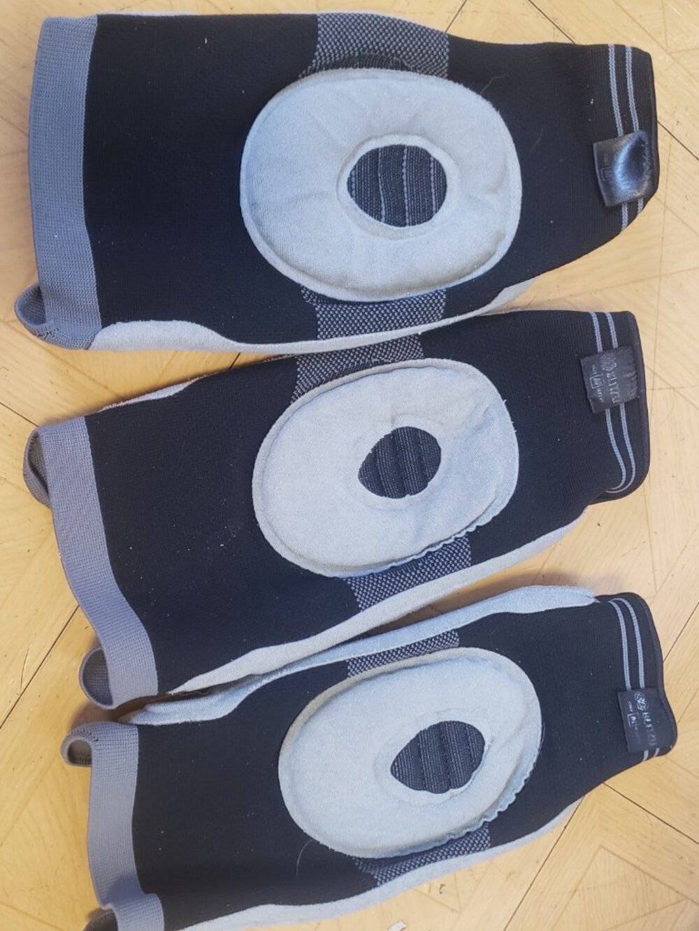 Not sure what brand Ski Boarding Knee pads Size Medium